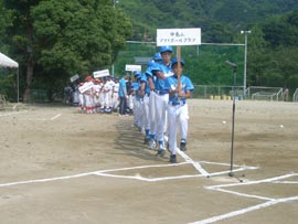 マリンカップ2011入場行進のようす